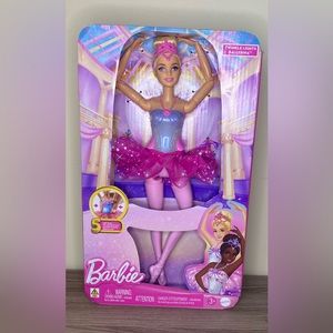 Barbie Dreamtopia Twinkle Lights Ballerina Doll, Blonde with Light-Up Feature, T